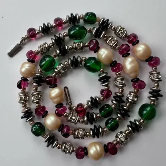 Vintage Chanel Gripoix Red Green Glass Bead Faux Pearl & Rhinestone Necklace - Picture 15 of 16